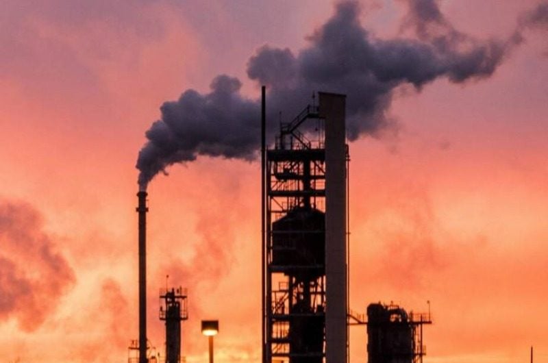 Le pétrole au plus bas depuis huit mois, craintes d'un marché déséquilibré