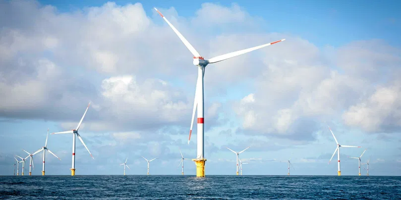 Photo du parc éolien en mer au large de Fécamp, dans le département de la Seine-Maritime en région Normandie.