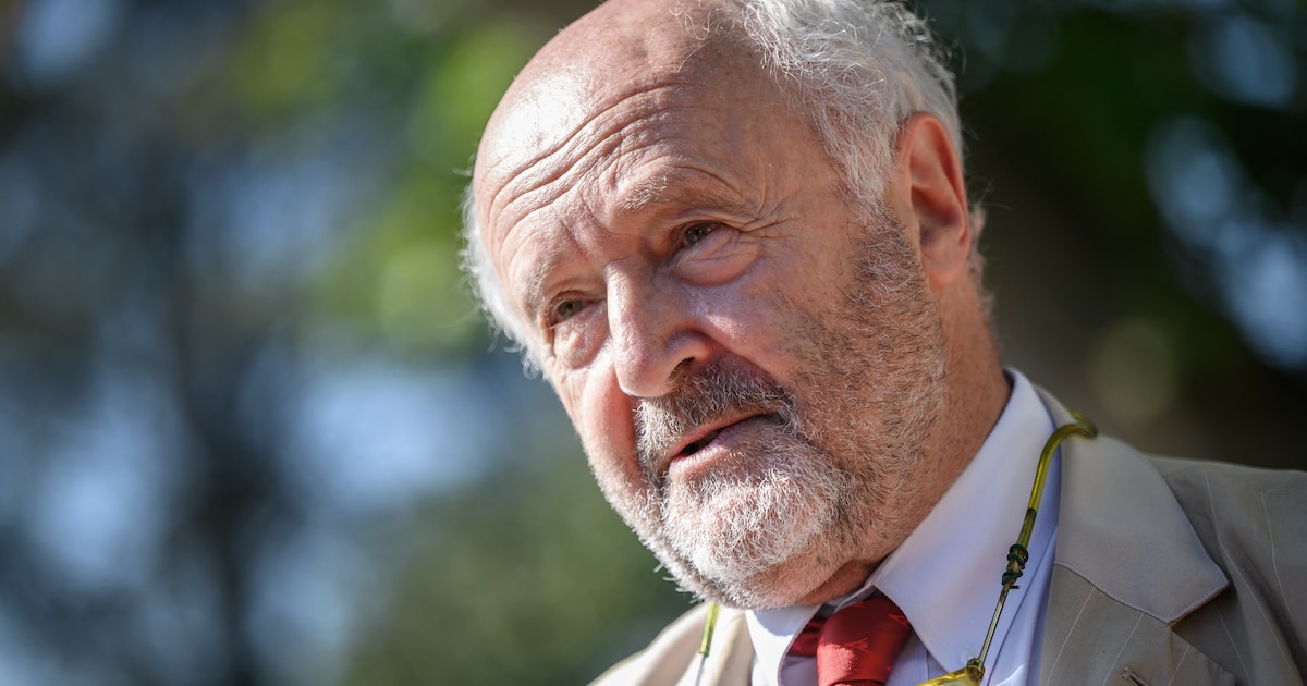 L'ancien leader des Verts français Brice Lalonde assiste à une conférence sur l'Afghanistan à l'Université suisse de l'UMEF à Genève le 7 septembre 20 (Photo de Fabrice COFFRINI / AFP)