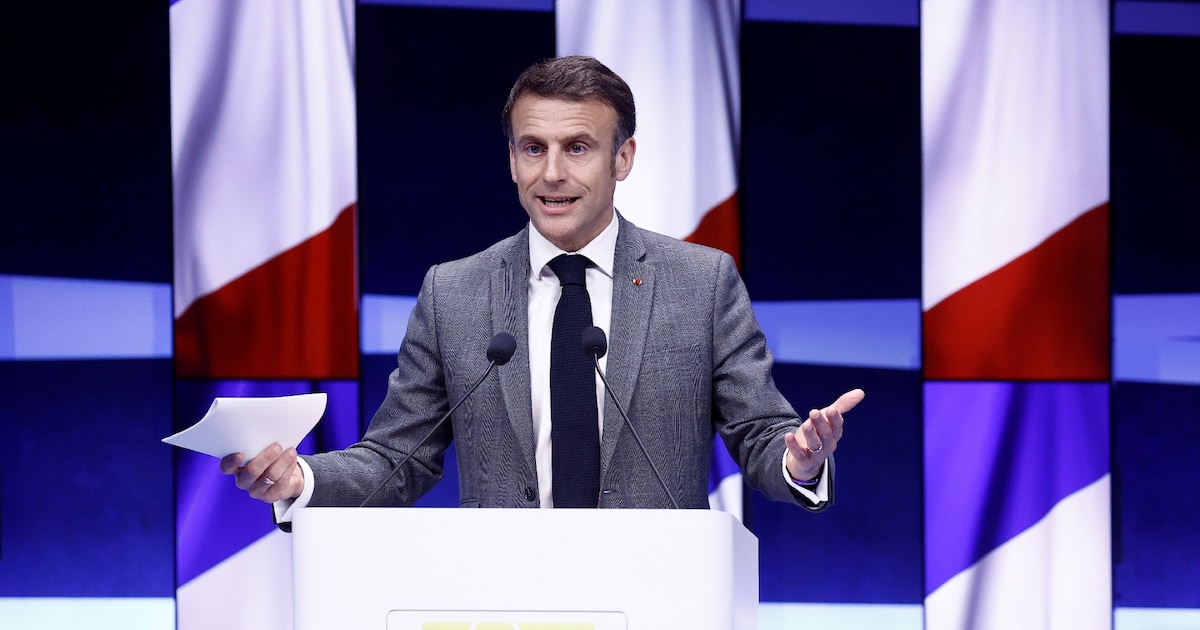 Le président français Emmanuel Macron, lors du sommet sur l'énergie nucléaire organisé à Bruxelles par l'Agence internationale de l'énergie atomique (AIEA), le 21 mars 2024